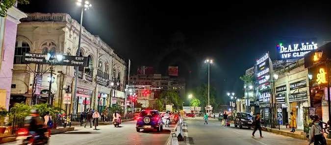 Hazratganj-Market