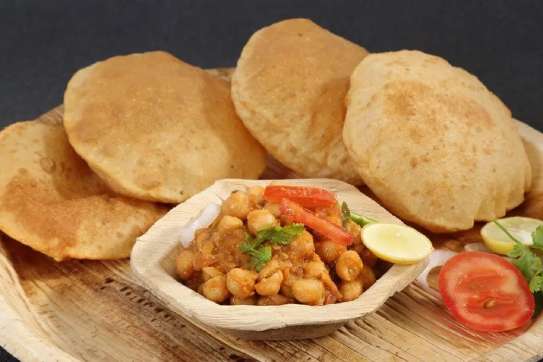 Lucknow-Chole-Bhatura